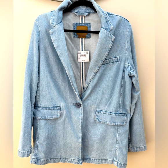 American Eagle Outfitters Jackets & Blazers - NWT, American Eagle Oversized Denim Blazer, Size Small